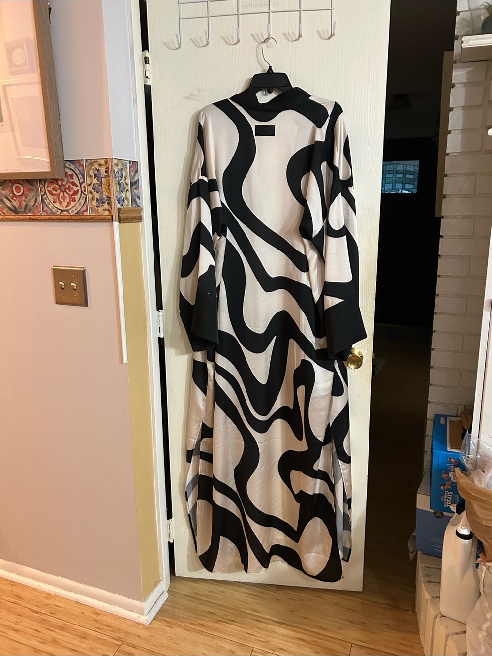 Ada & Edith Black & Cream Long Printed Robe Kimono - Picture 6 of 9